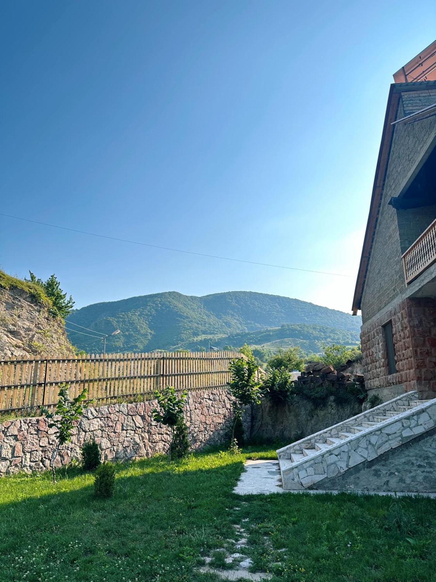 Hovek Guest House Dilijan Exterior photo